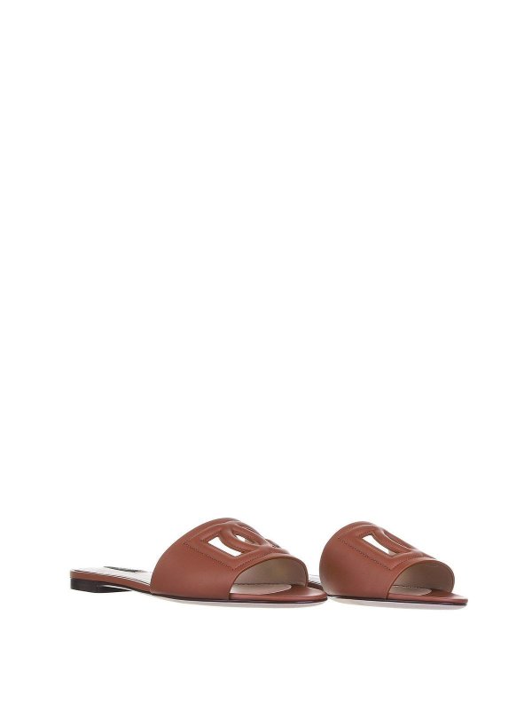 dg flat sandals