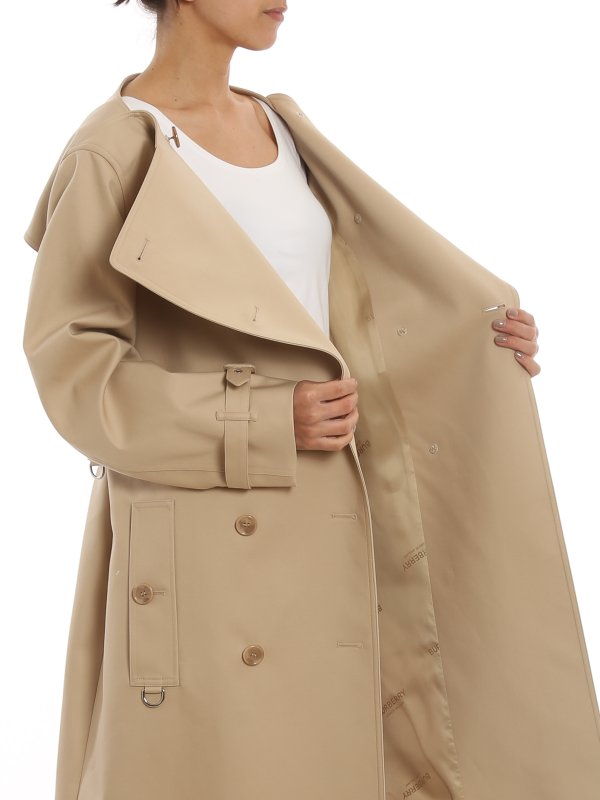 Trench coat con scollo a barchetta di Burberry in Neutro Donna Abbigliamento da Cappotti 