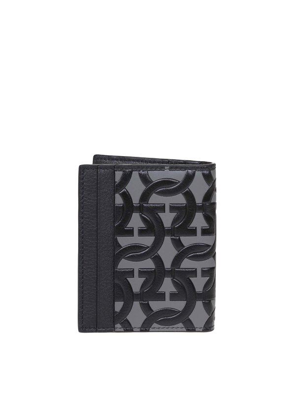 salvatore ferragamo passport holder