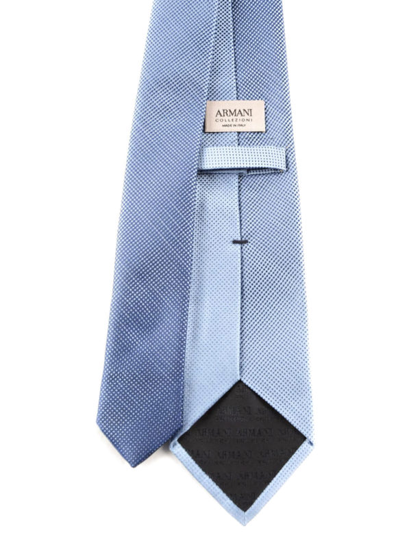 Micro-patterned silk tie 