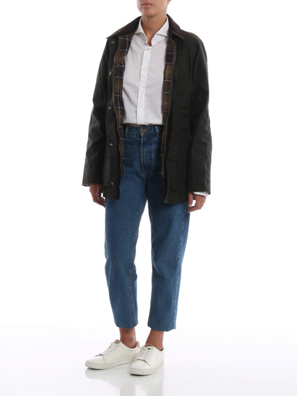 Beadnell Wax corduroy collar 