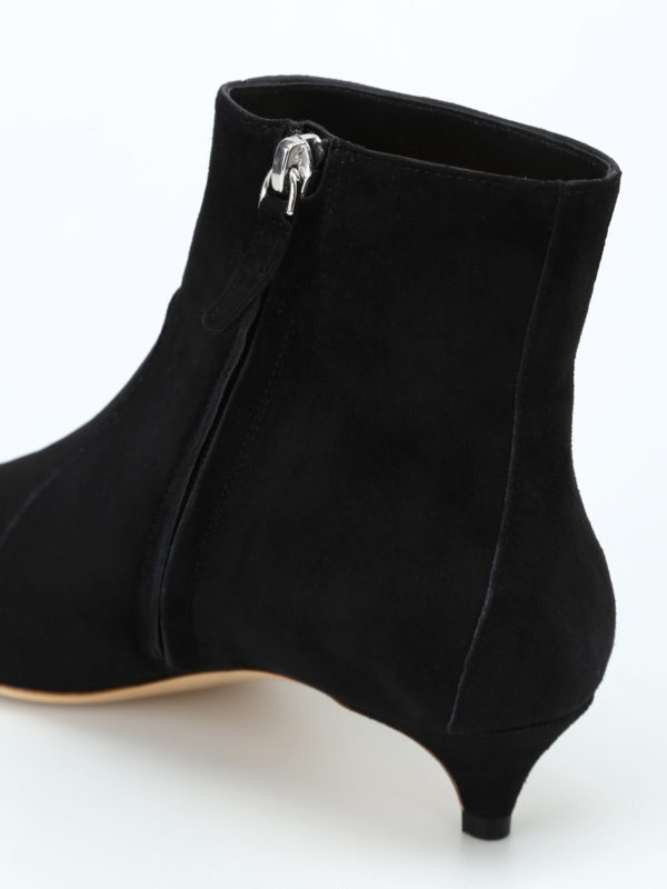 pointy booties black