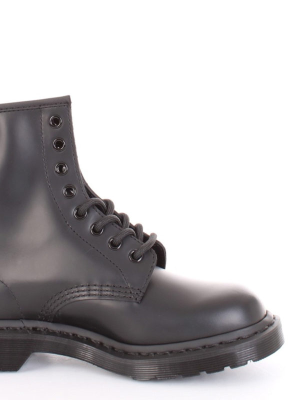 1460 leather combat boot