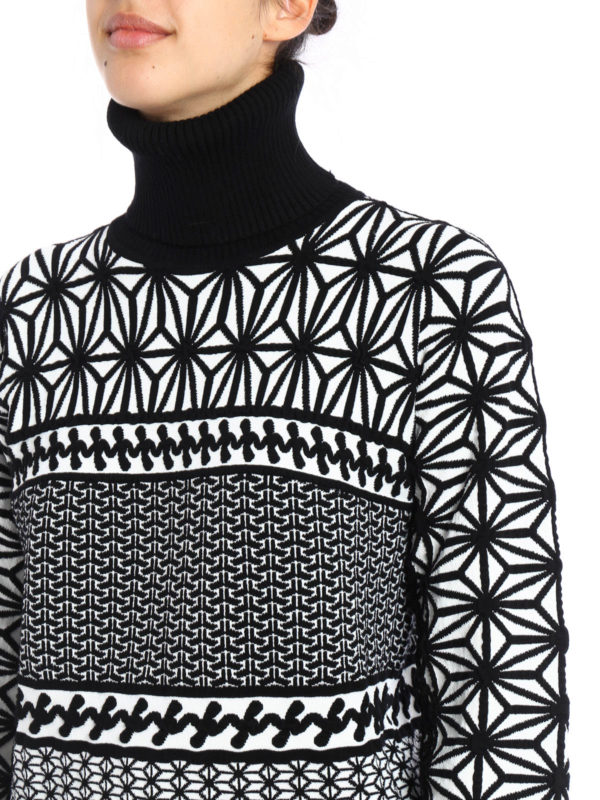 stretch patterned turtleneck 
