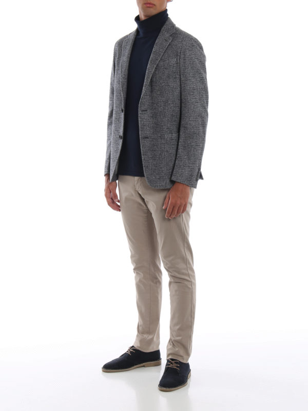 unstructured grey blazer