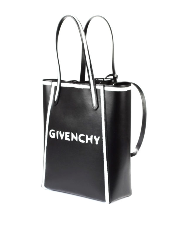 Wing leather shopping bag by Givenchy | Tessabit