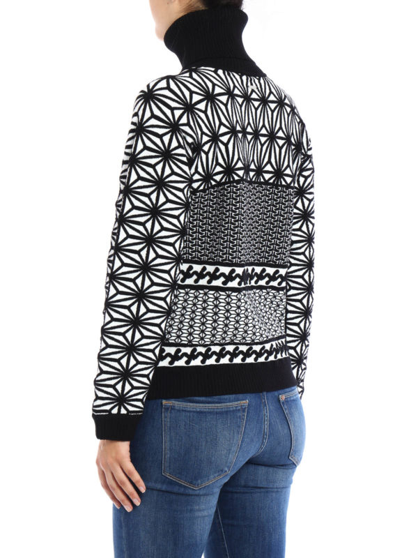 stretch patterned turtleneck 