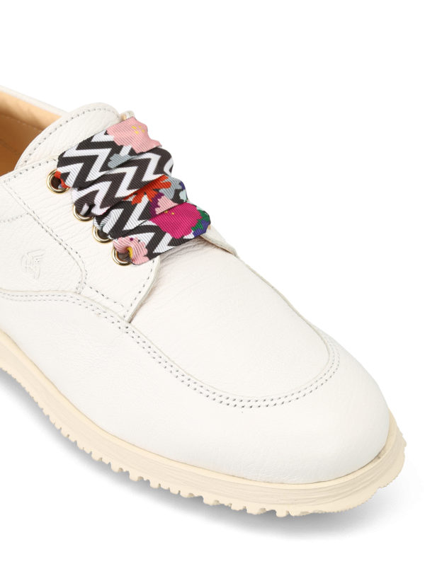 scarpe stringate colorate