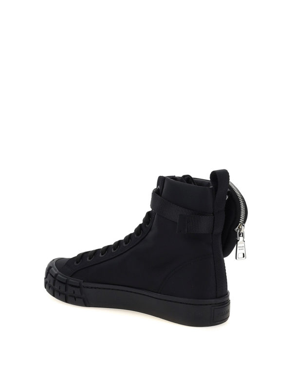 prada cassetta