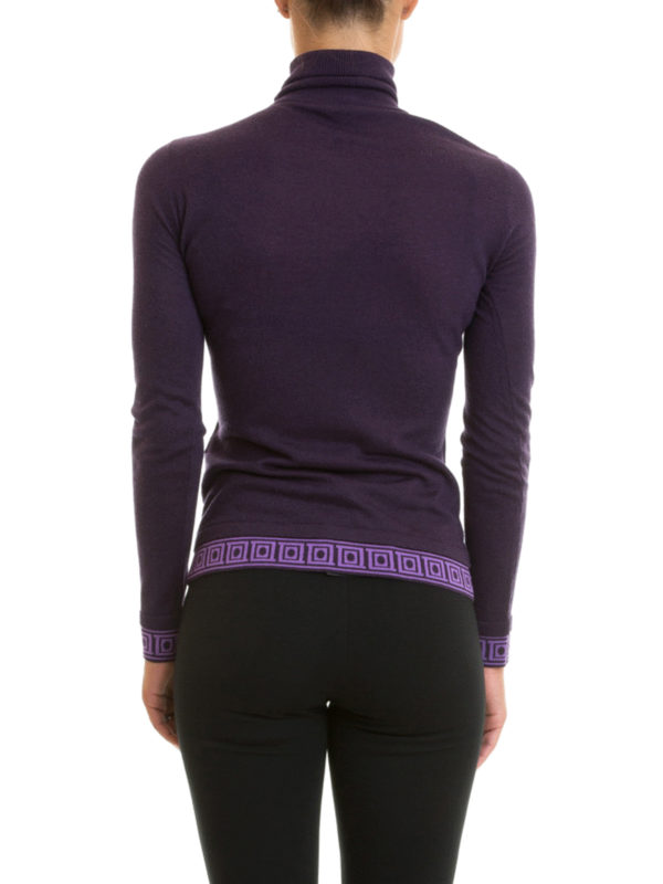 Silk cashmere turtle neck sweater 