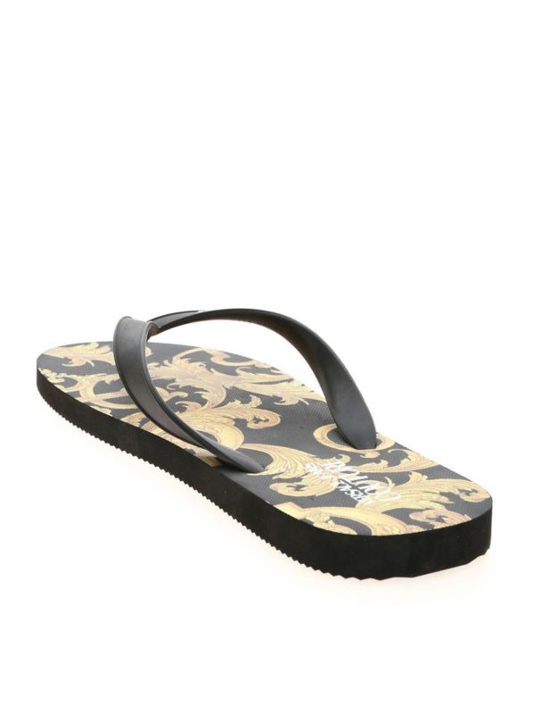 Versace Jeans Couture - Baroque print slippers in black - flip flops - E0YWASQ771941M27
