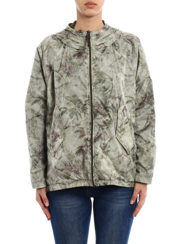 Reversible patterned windbreaker 
