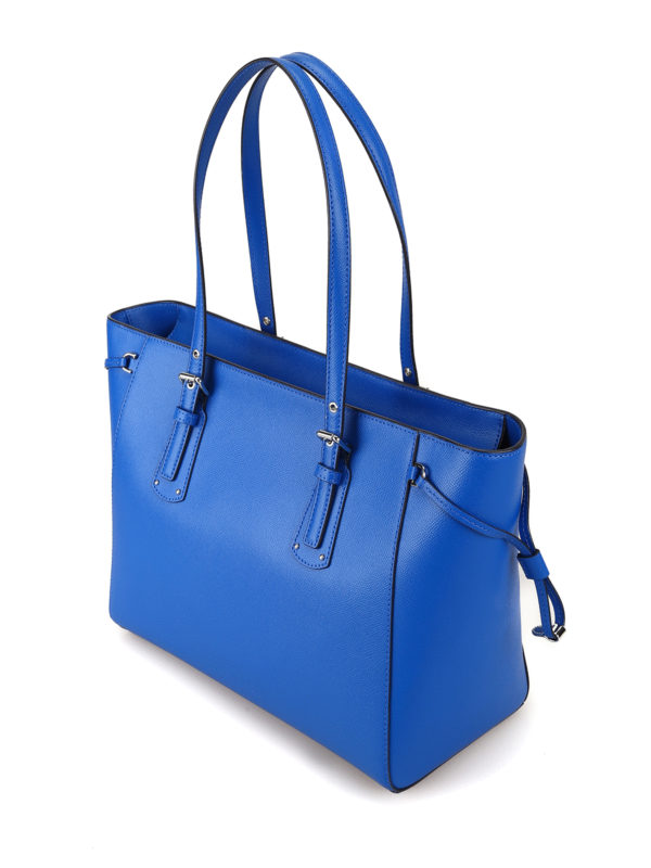 voyager medium leather tote