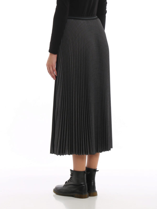 prada black pleated skirt