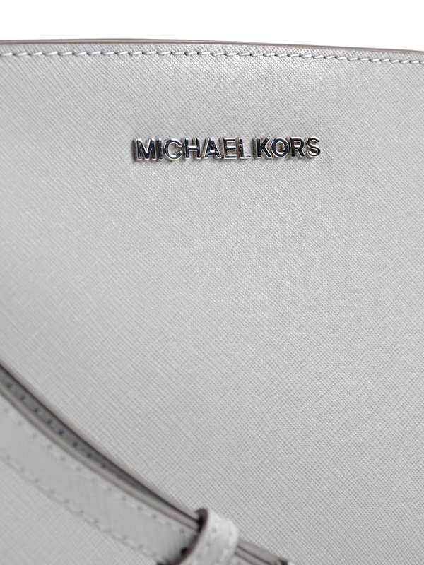 Bolsas Bolsas de hombro Michael Kors Bolsa de hombro gris claro look Street-Style 