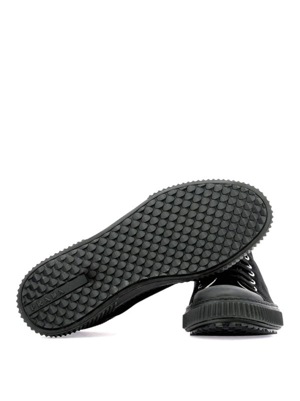 prada stratus