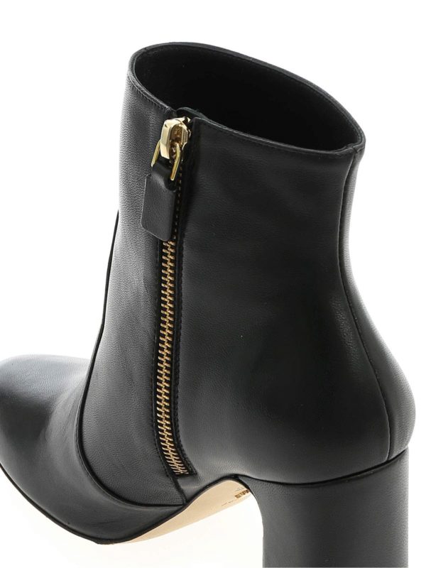 stuart weitzman nell boots