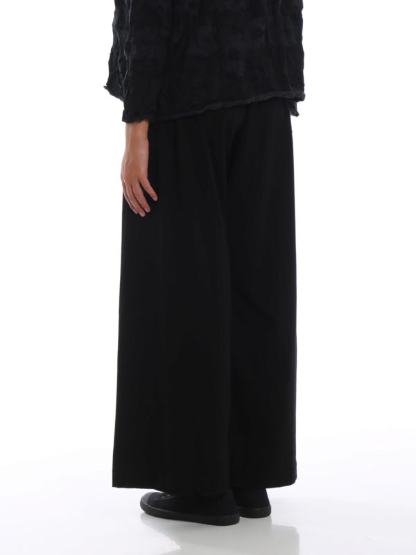 Wide leg trousers with patch pockets 