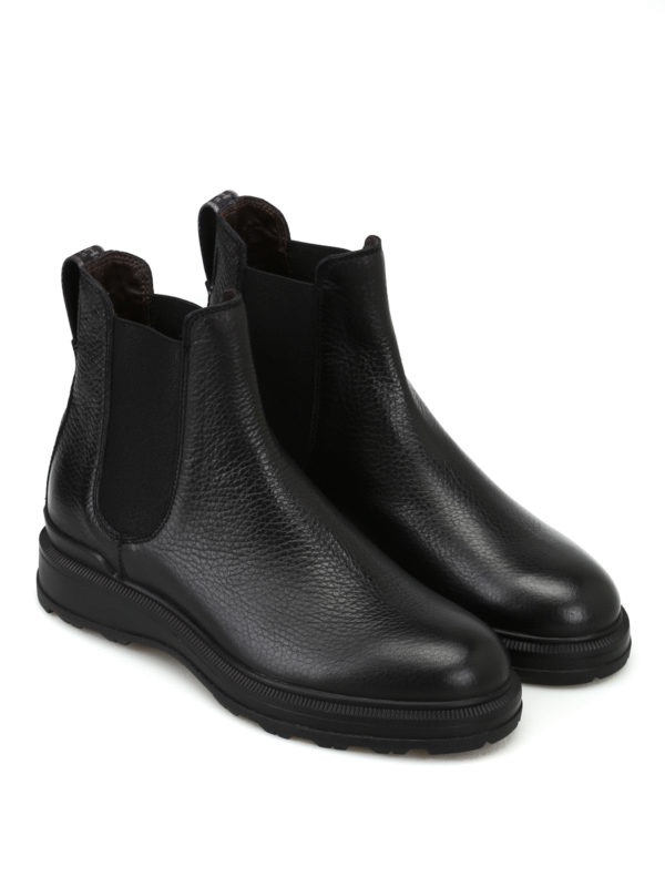 chelsea boots vibram sole