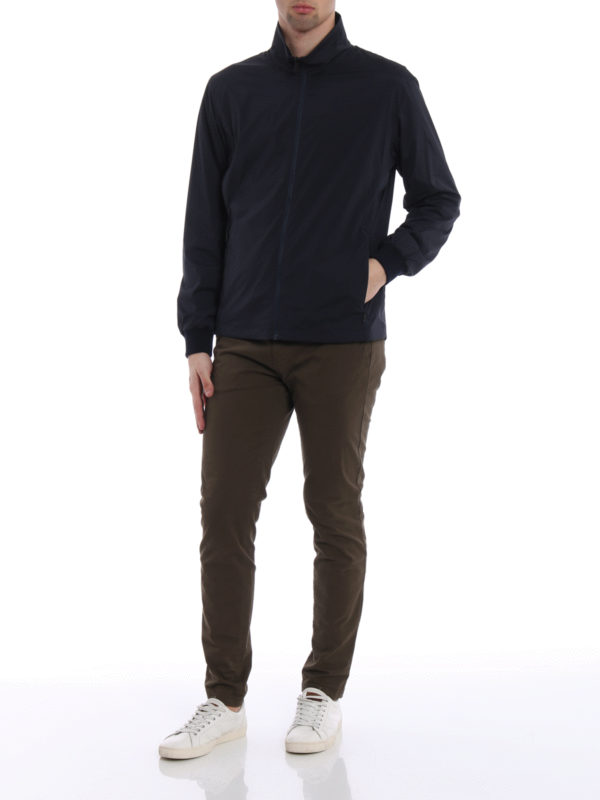 Water repellent reversible jacket 