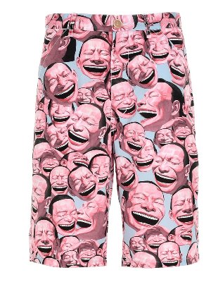 COMME DES GARCONS SHIRT: shorts - Yue Minjun printed bermuda shorts in multicol