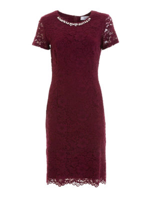 BLUGIRL: abiti da cocktail - Abito in pizzo bordeaux con scollo gioiello