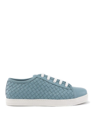 BOTTEGA VENETA: sneakers - Sneaker Carmel in pelle intrecciata azzurra