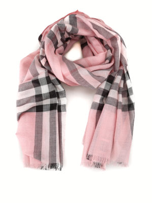 BURBERRY: sciarpe e foulard - Sciarpa in lana e seta con motivo tartan