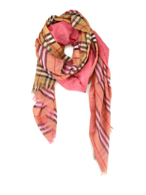 BURBERRY: sciarpe e foulard - Sciarpa in misto lana e seta Vintage Check