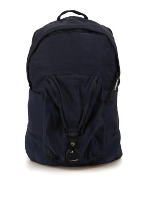C.P. COMPANY: zaini - Zaino blu in nylon satin con oblò