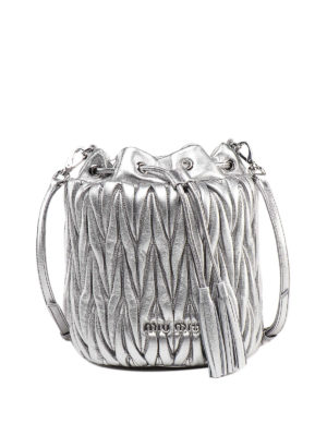 MIU MIU: Secchielli - Secchiello argentato in pelle matelassé