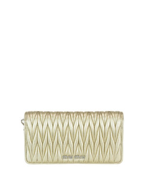 MIU MIU: pochette - Clutch in nappa matelassé con tracolla