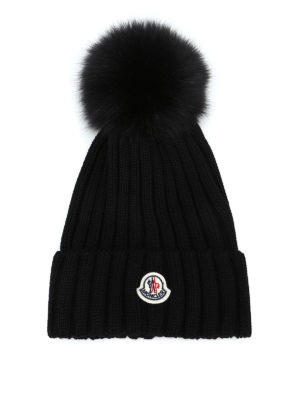 MONCLER: berretti - Berretto in lana nera con pompon in pelliccia