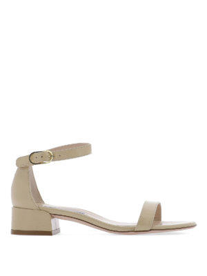 Stuart Weitzman: sandali - Sandali Nudistjune in pelle lucida martellata