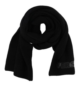VERSACE: sciarpe e foulard - Sciarpa in lana a costine con patch Versace