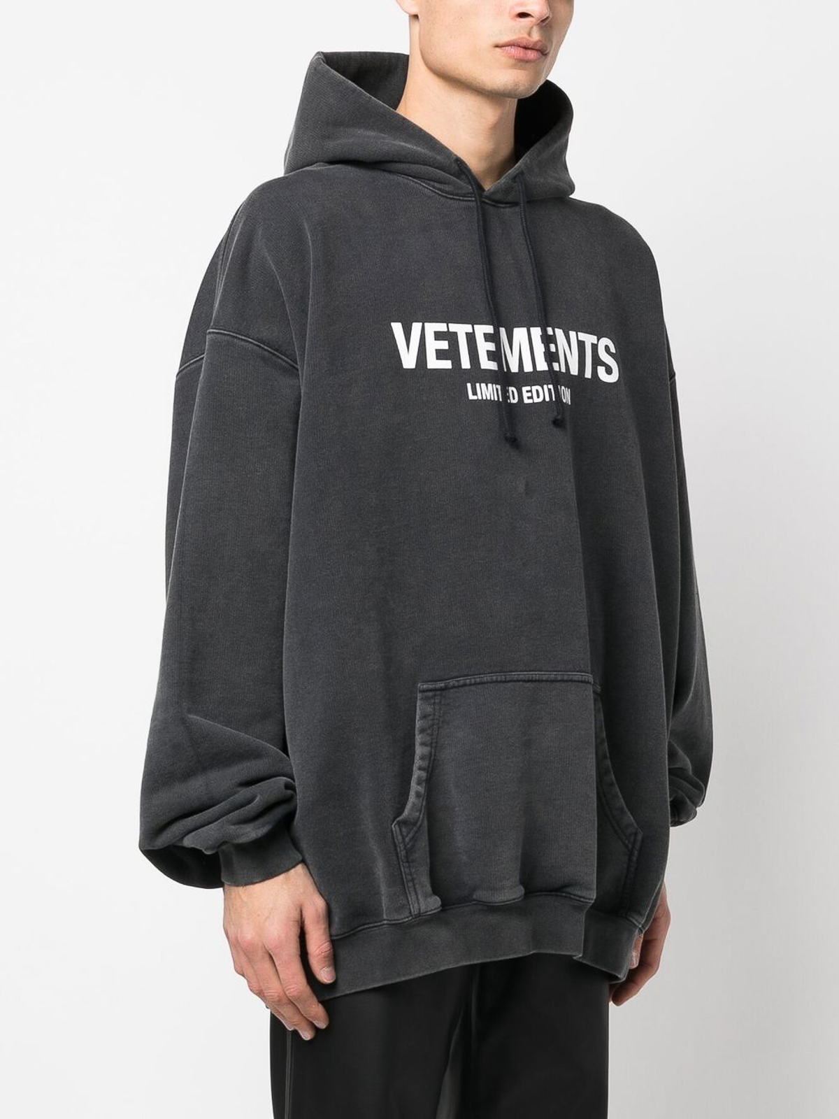 VETEMENTS