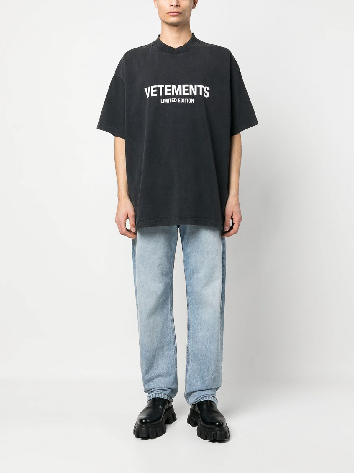 T-shirts Vetements - Logo-print t-shirt - UE63TR720XWASHEDBLACK