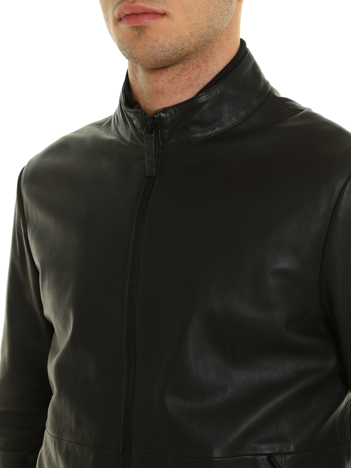Descubrir 76+ imagen armani collezioni italia leather jacket - Viaterra.mx