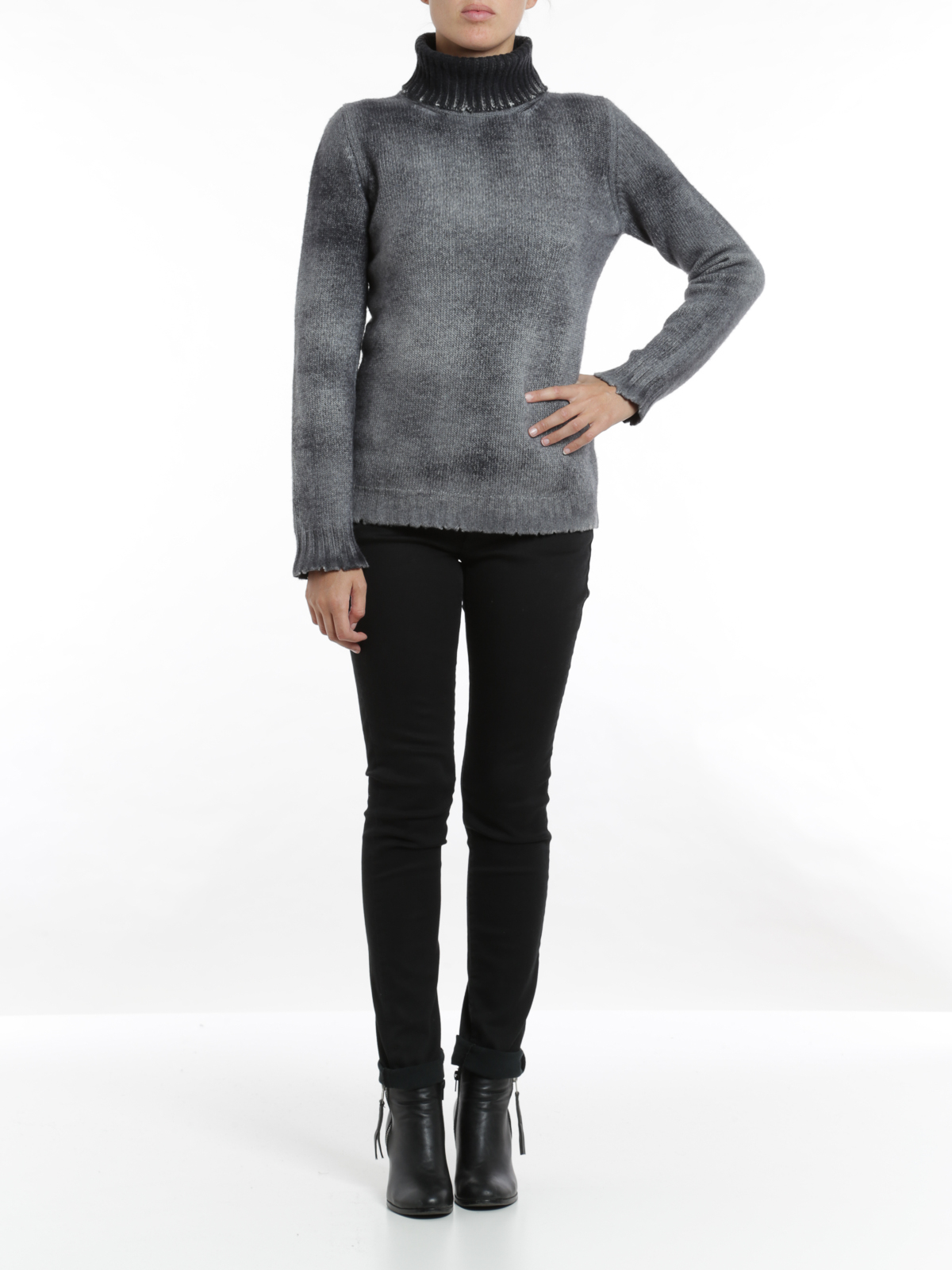 Turtleneck pullover Destroyed 