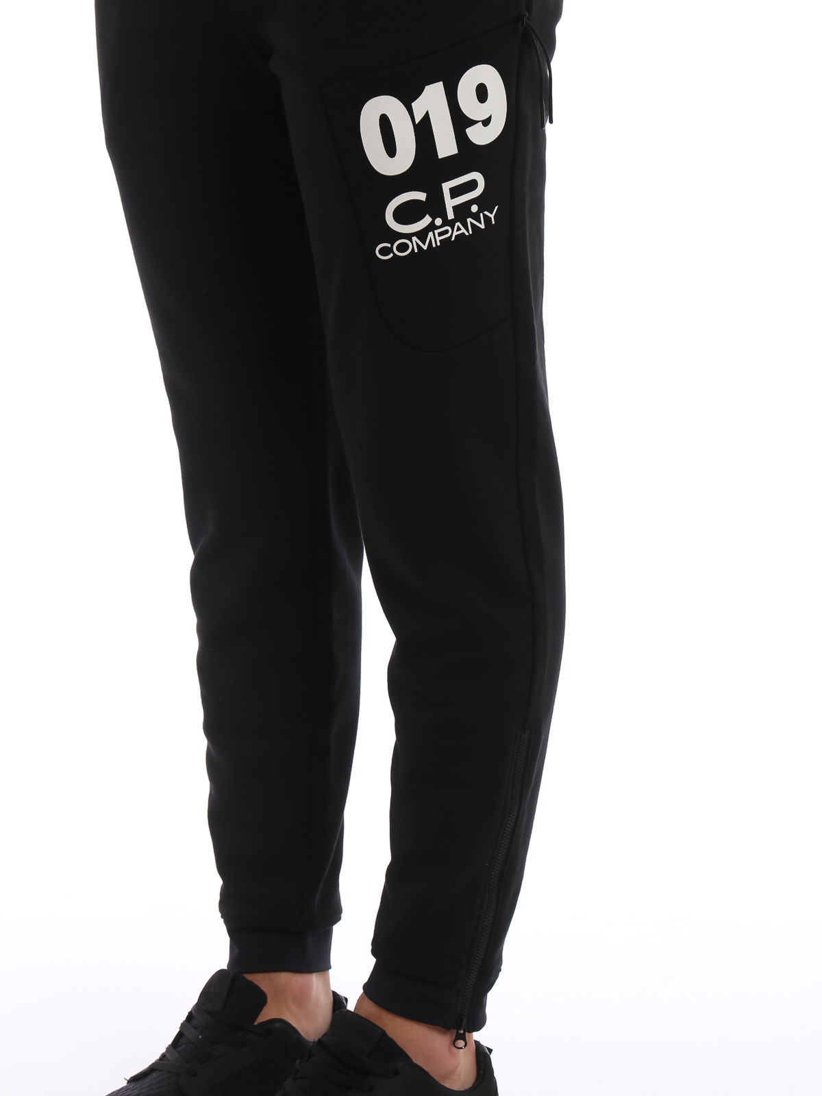 cp company black tracksuit bottoms