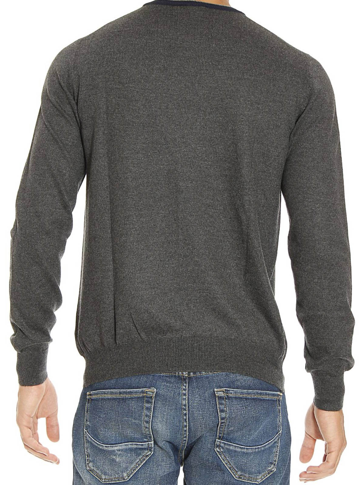 collar with crew neck