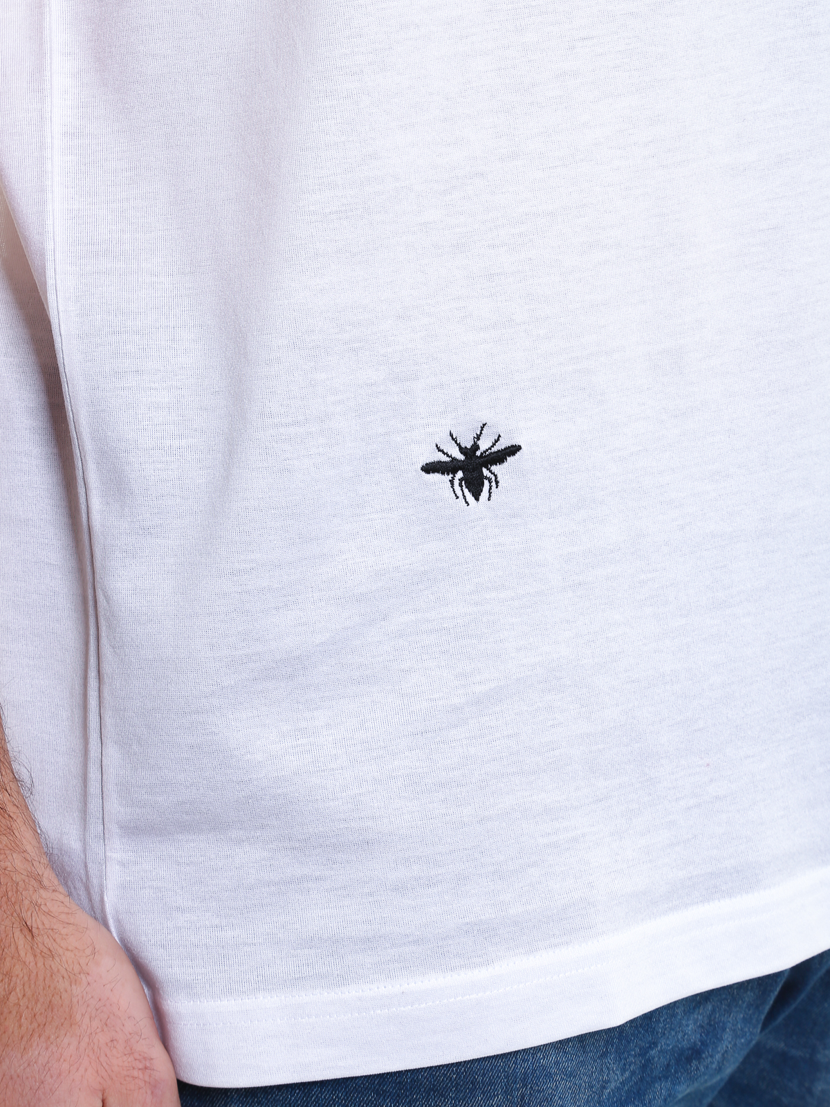 embroidered bee t shirt