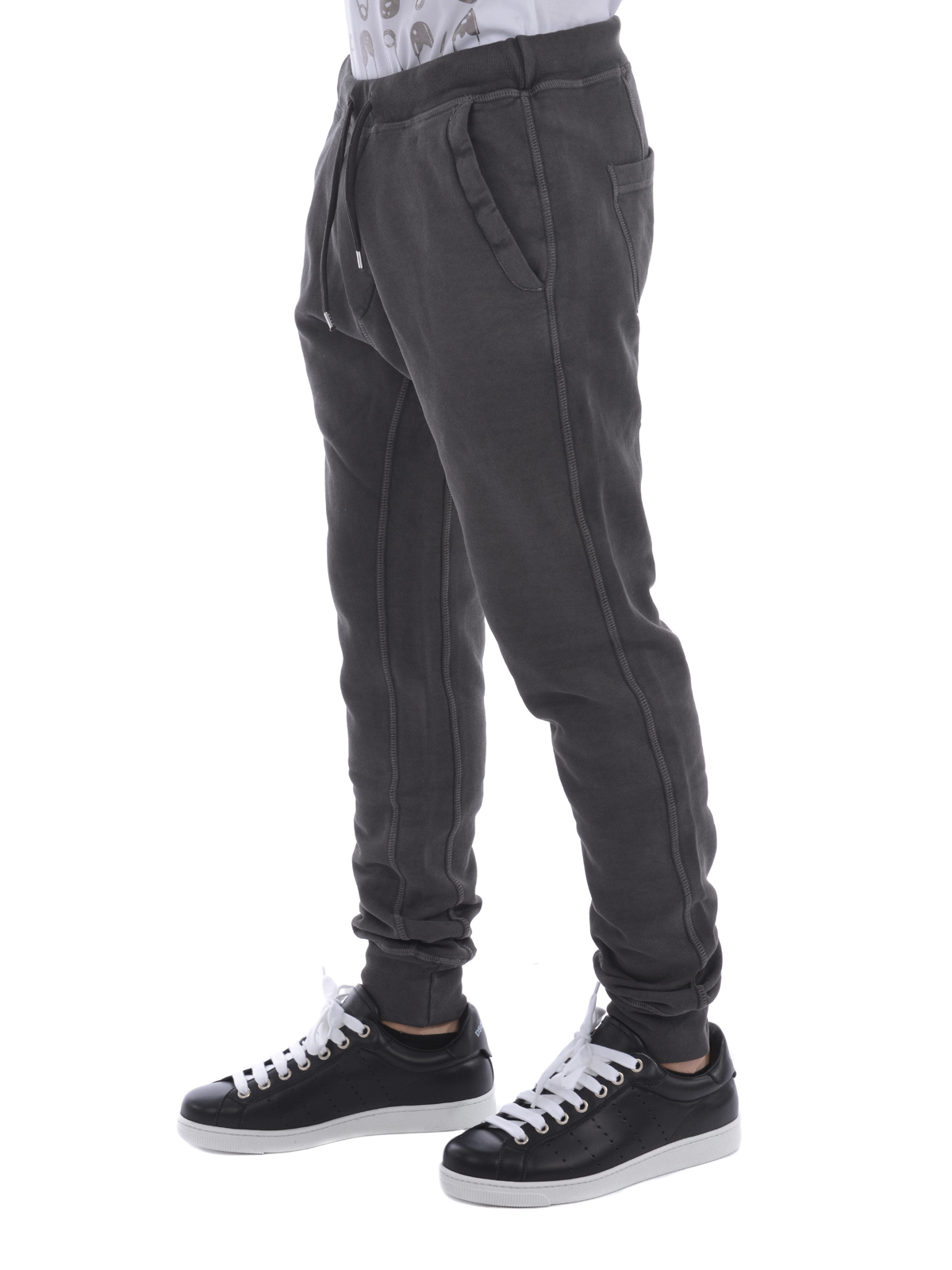 Comprar pantalón chándal gris oscuro online barato para hombre.