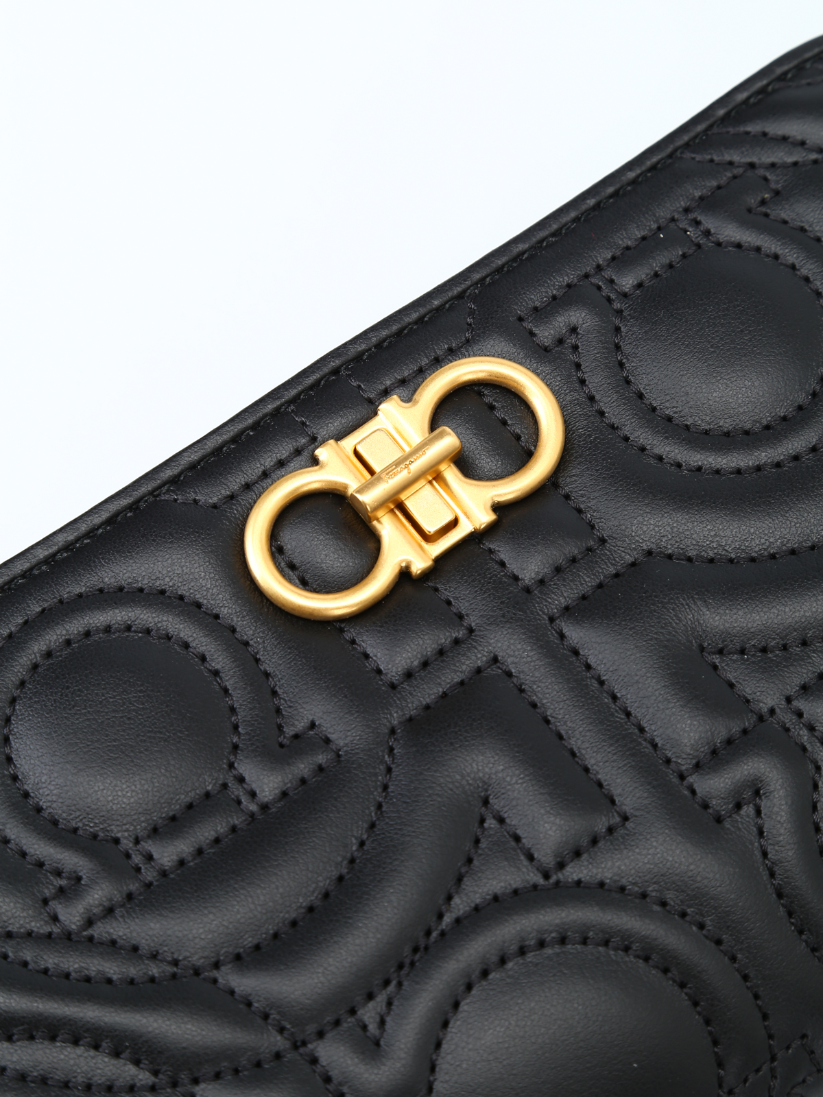 Clutches Salvatore Ferragamo - Gancini black quilted wallet bag 