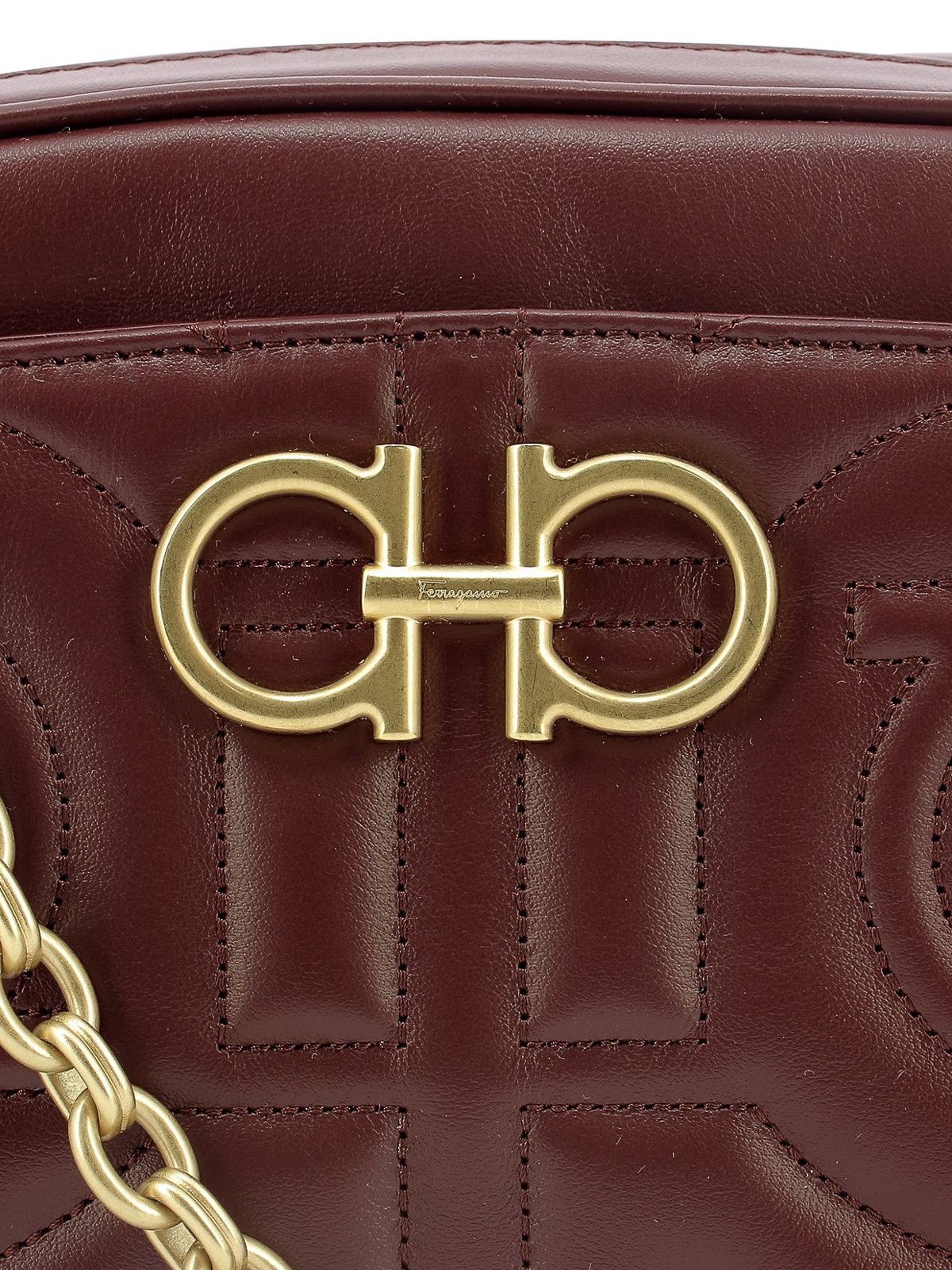 salvatore ferragamo gancini leather camera bolsa