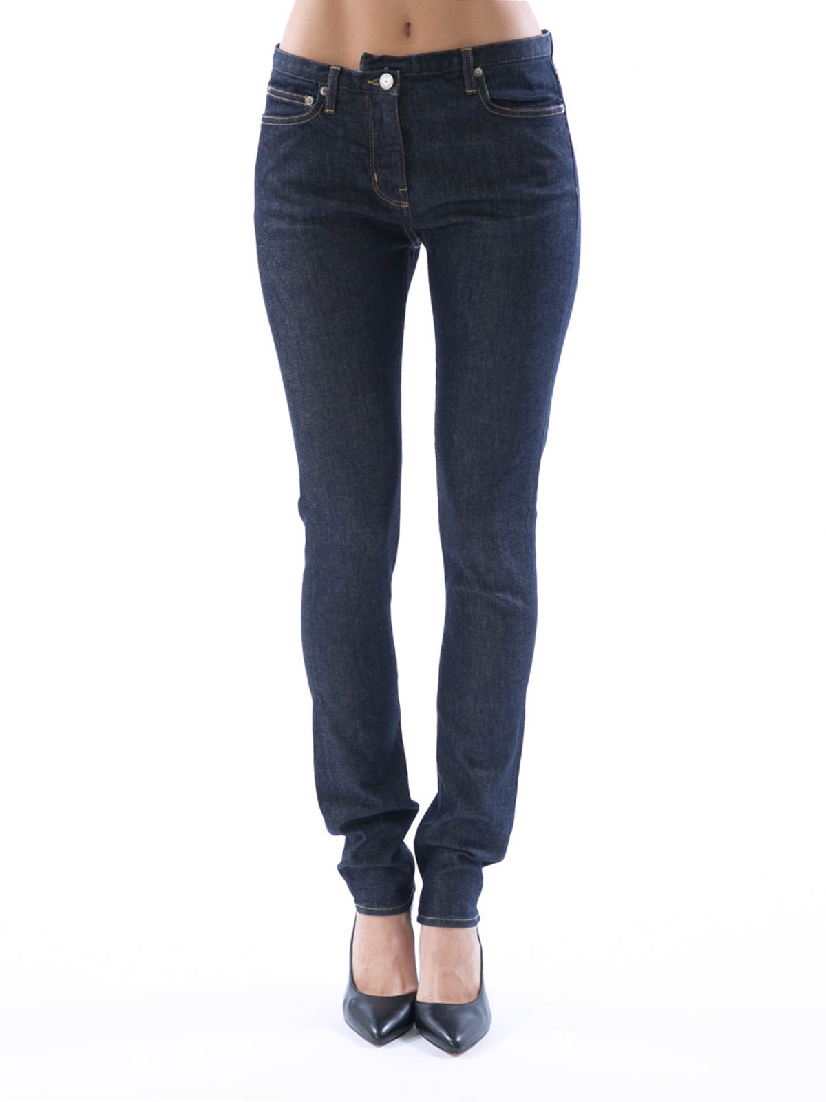 Online skinny jeans The sellers on eBay offer skinny jeans to men of all sizes and provide the skater and rock crowds with their favorite colors and fits. Men's colored skinny jeans are a bold fashion choice, but they turn up the wow factor in red, yellow, royal blue, and green.