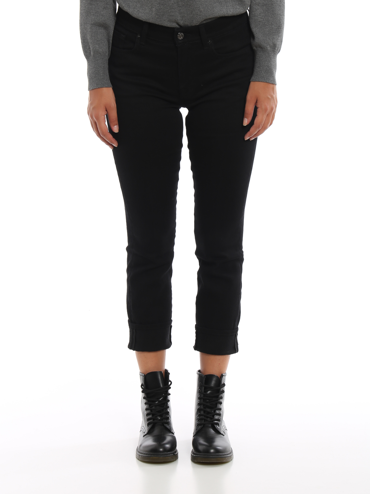 relaxed skinny black jeans