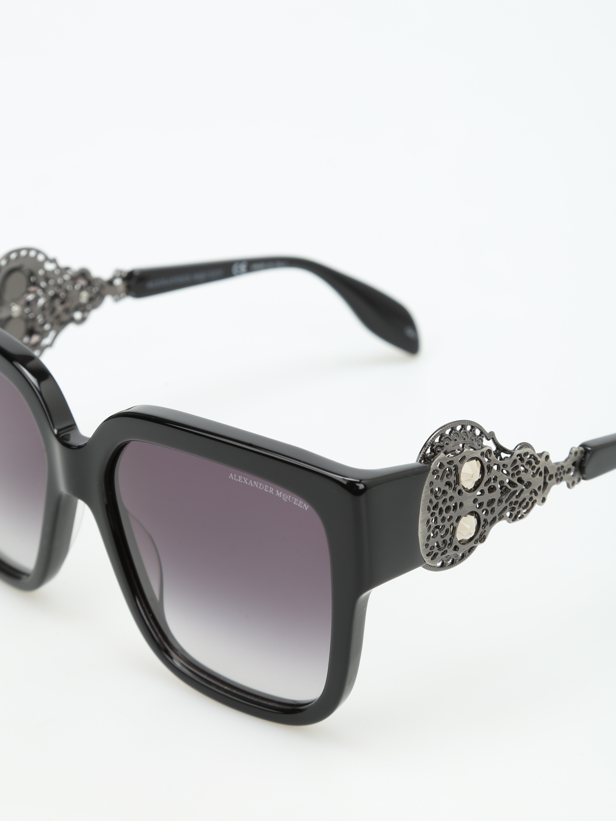 Sunglasses Alexander Mcqueen - Skull detail sunglasses - AM0060S001