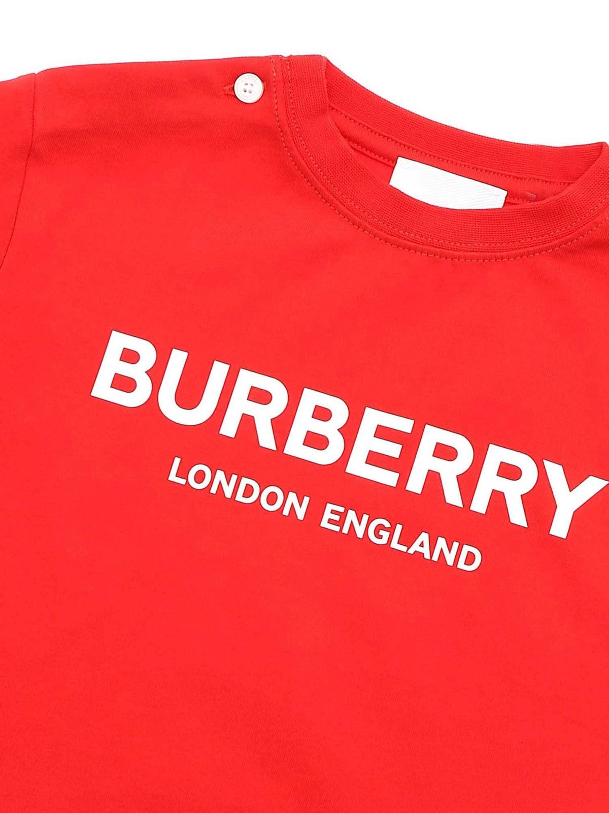 T-shirt in red with white logo 