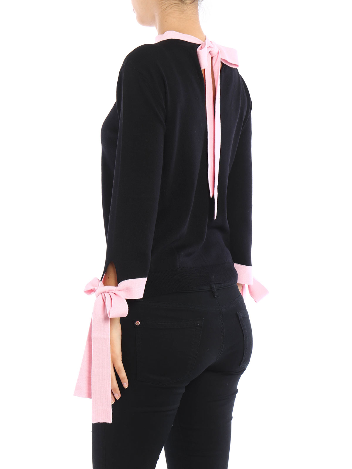 maglia con fiocco al collo